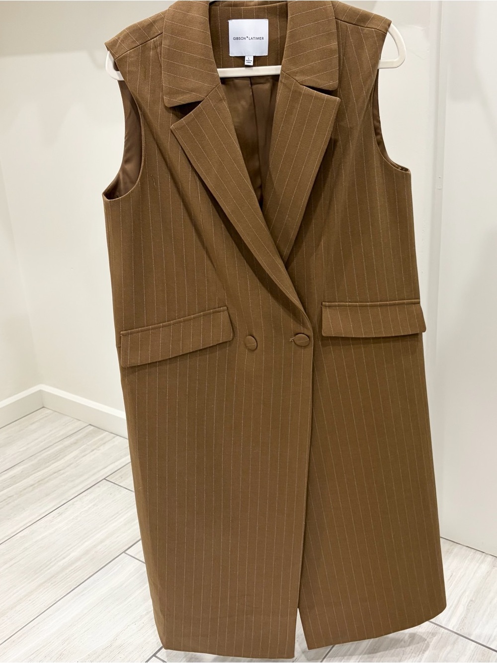 Gibson & Latimer Double breasted Longline Duster in caramel - Picture 2 of 5